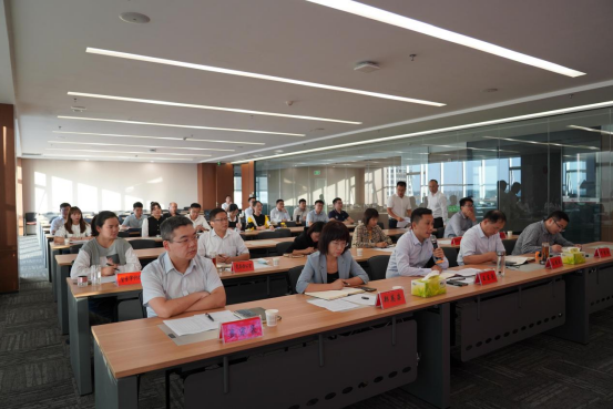9.30市產業(yè)集團舉辦2021年新入職員工轉正匯報會(1)444.png