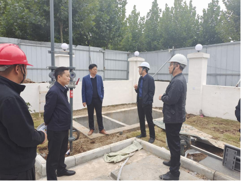 10.9（石化公司）市產(chǎn)業(yè)集團黨委書記、董事長劉培建一行蒞臨石化公司金頂山路加油站調(diào)研指導(dǎo)工作151.png